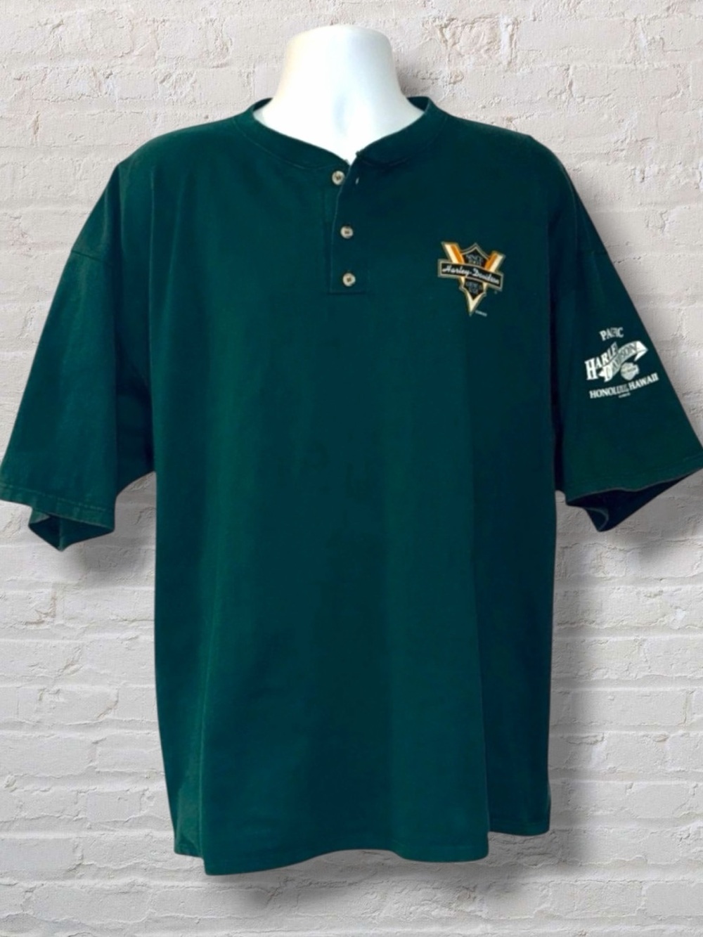 Vintage 1990s Harley-Davidson Green Henley T-Shirt XL |Honolulu Hawaii |Made USA